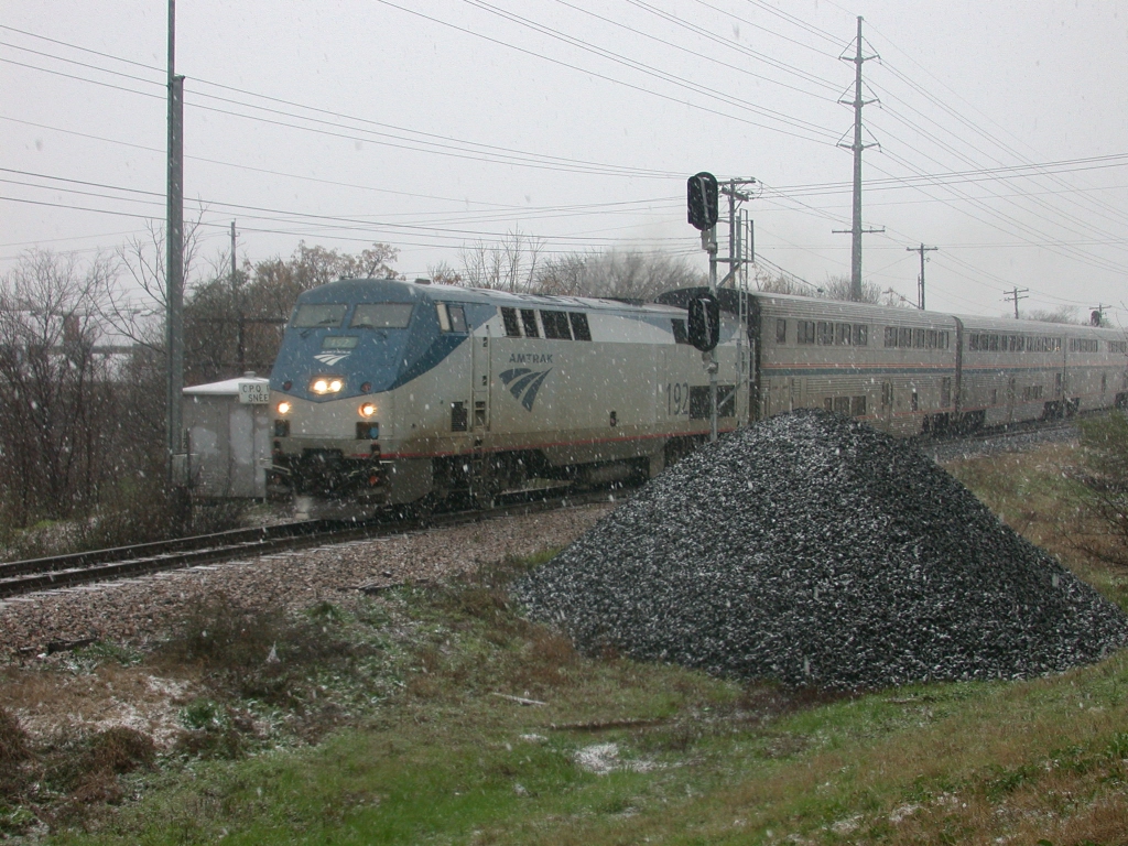 AMTK 192  23Feb2010  NB Train 22 (Texas Eagle) Departing SNEED in the snow, Austin, Texas (Where it NEVER snows)